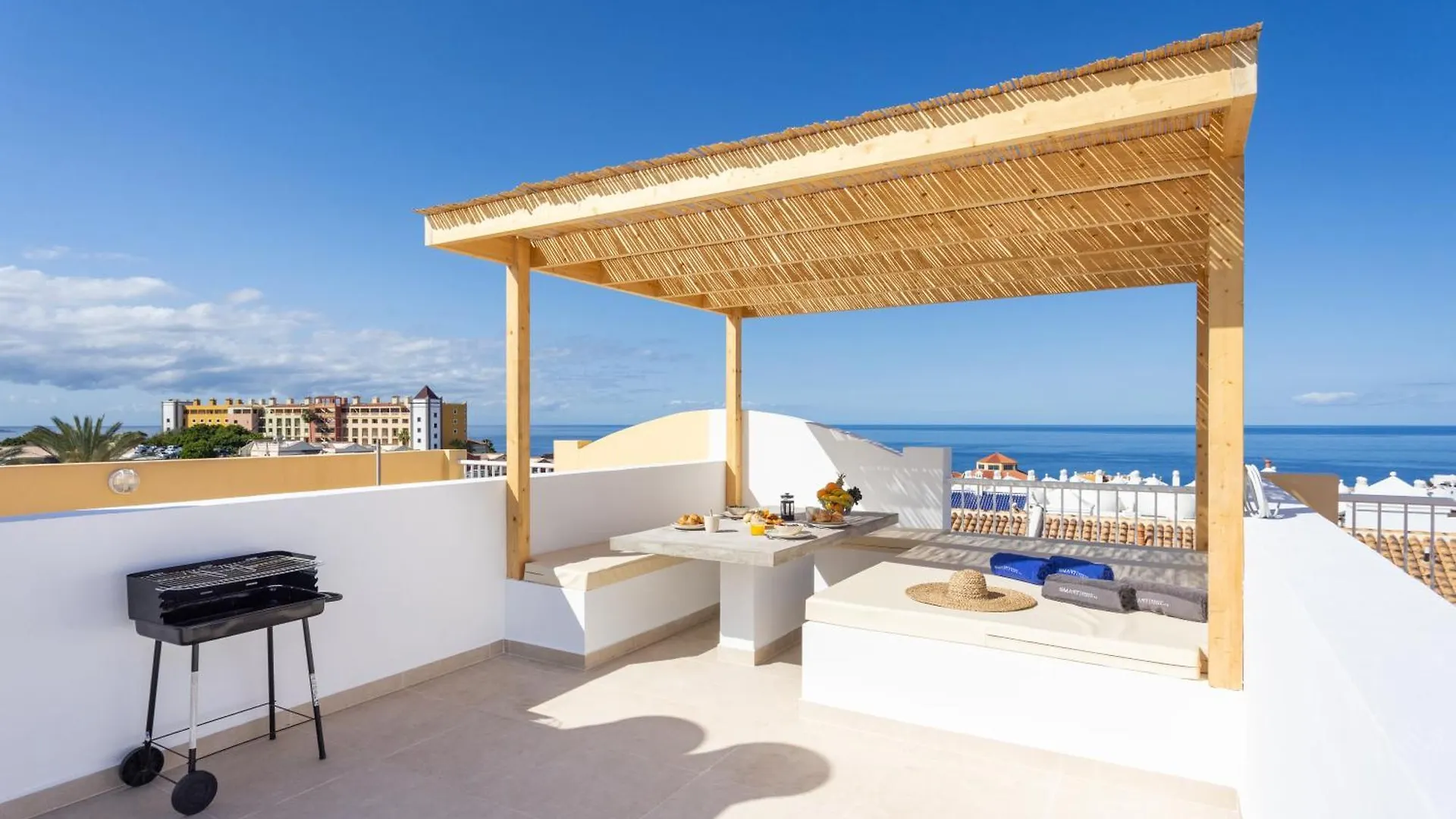 Rooftop Playa Paraiso Free Wifi 0*, Playa Paraíso Spanien